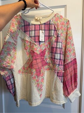 Sage + Fig OVERSIZE Size: S Floral Patchwork Star Sweatshirt - Pink Cream